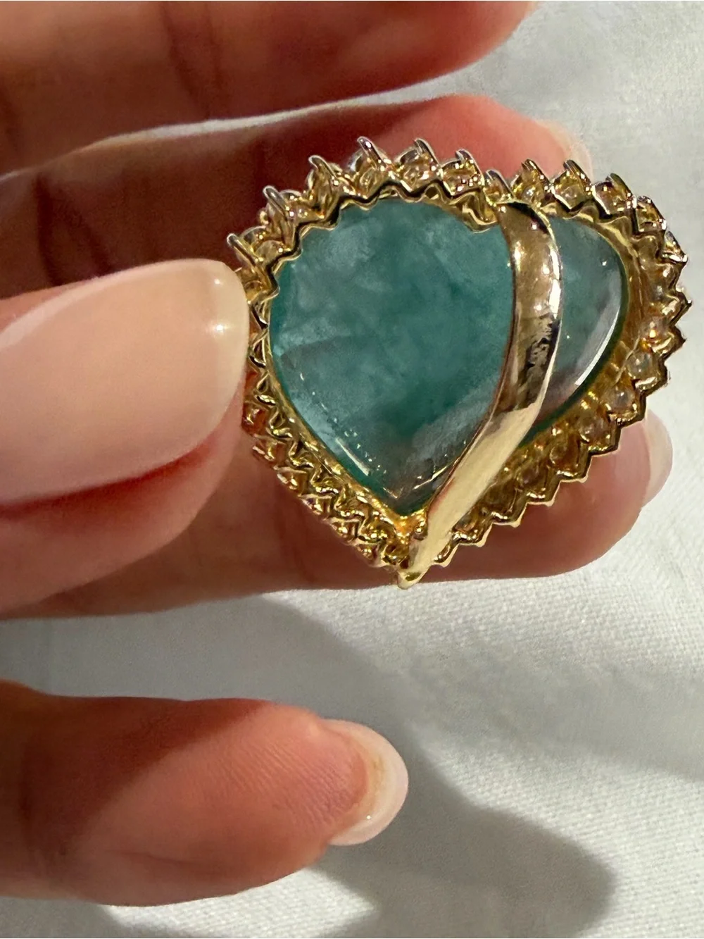 14K Yellow Gold 20.01ct Natural Emerald Heart Pendant 1.56ct Diamond Halo